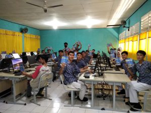 Pelaksanaan PKM dan Promosi Penmaru Unihaz di SMK N 1 Kepahiang oleh Program Studi Informatika Unihaz